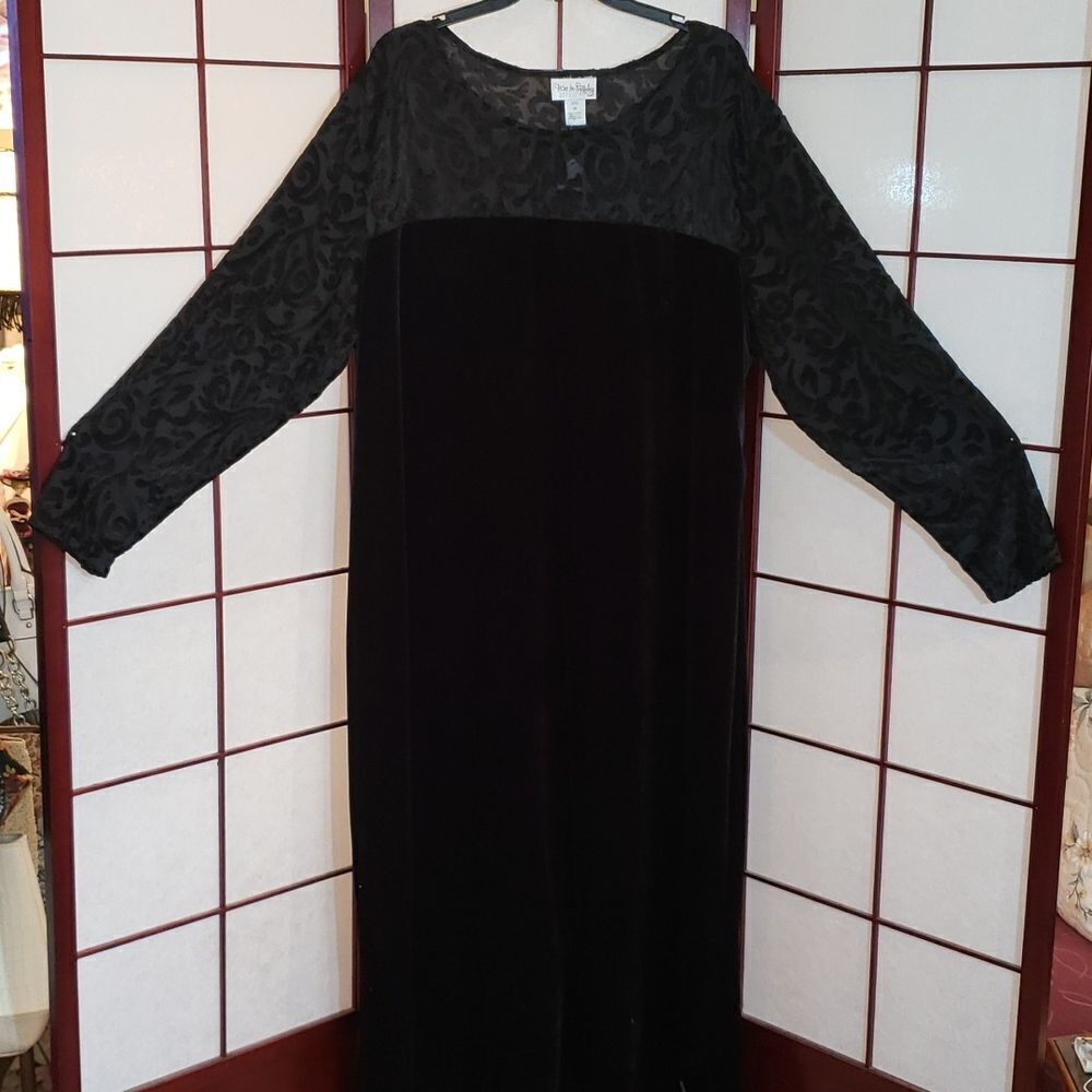 VNTG Diane Von Furstenberg Velvet Burnout Black Maxi Dress